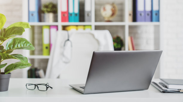 工作场所在医生的办公室在现代诊所图片下载