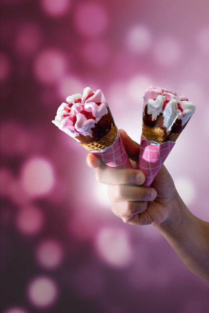 美味的草莓冰淇淋图片下载