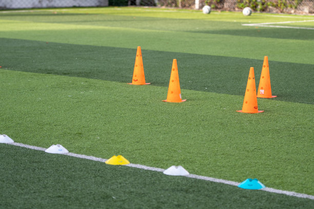 儿童足球训练场图片下载