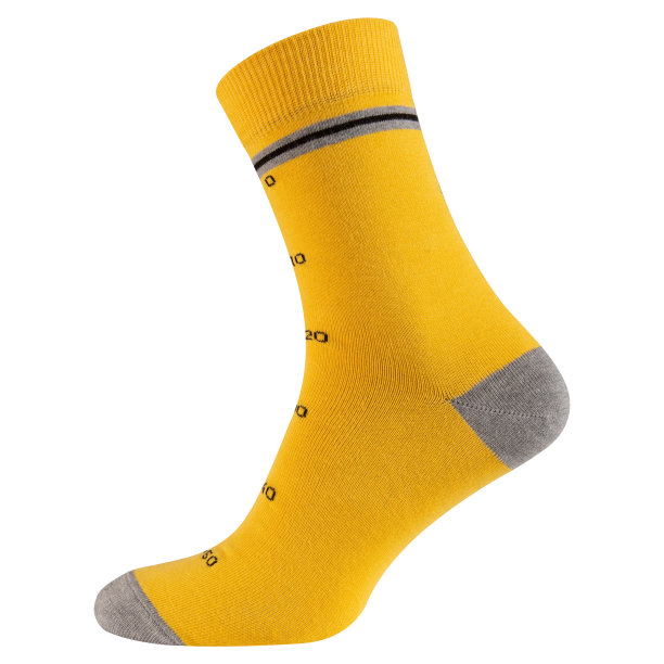 黄色袜子与数字，侧视图，在白色的背景图片下载