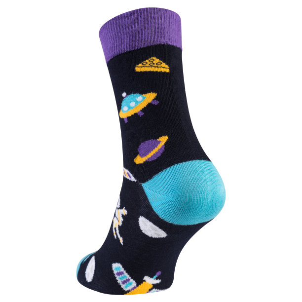 黑色的袜子与贴花太空船和行星，背面，在一个白色的背景图片下载