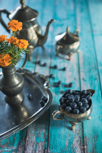 一碗蓝莓配夏日下午茶图片下载