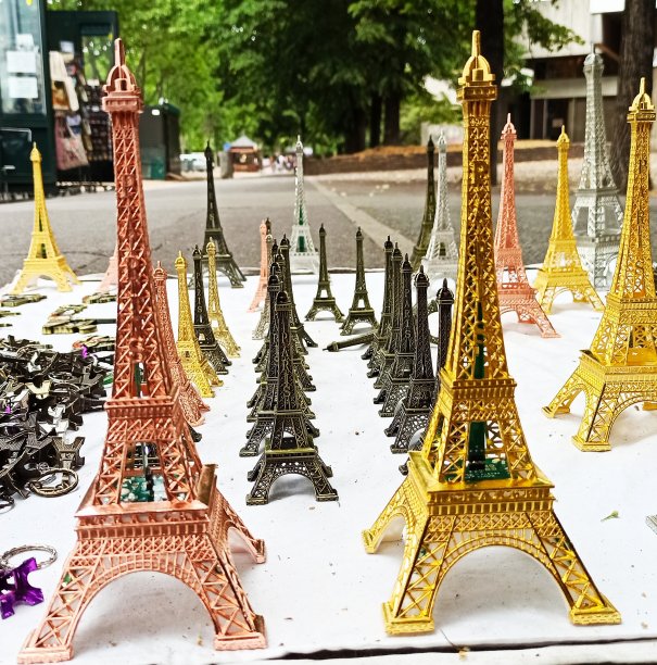 出售埃菲尔铁塔的图标图片下载