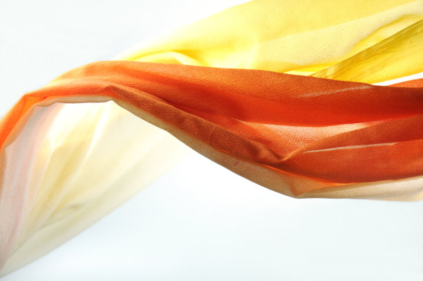 漂浮在孤立的白色背景上的织物图片下载