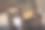 四个旧的脏刷子在生锈的金属背景上图片下载