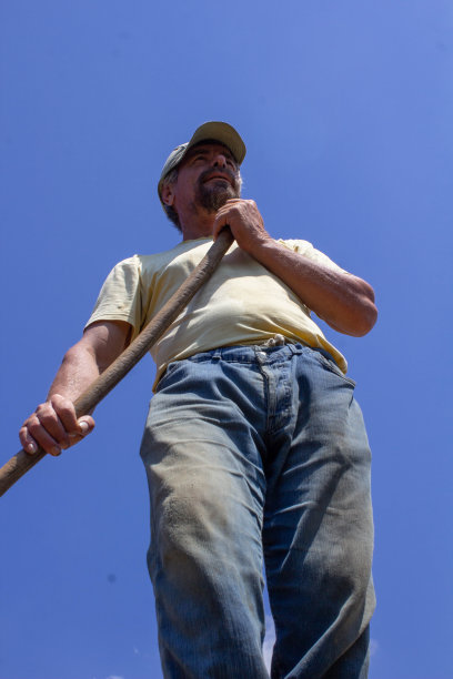 农民和稻草图片下载