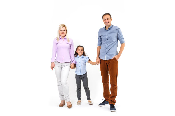 父亲和母亲都拥有白人背景的女儿图片下载