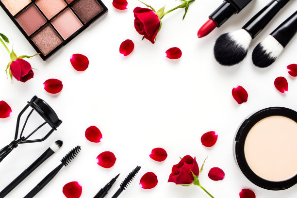 化妆品和红玫瑰图片下载