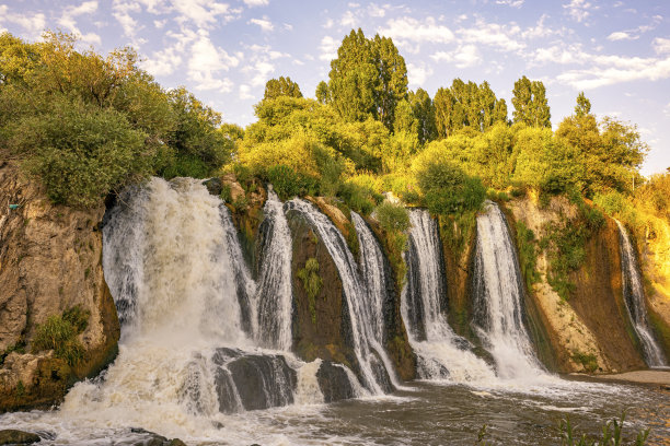 穆拉迪耶瀑布， 范， 土耳其图片下载