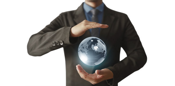 地球，人类手中的地球，握着发光的地球。图片由美国宇航局提供图片下载