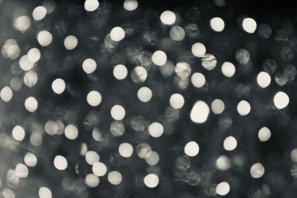 模糊图像和散景制作的水滴纹理背景图片下载