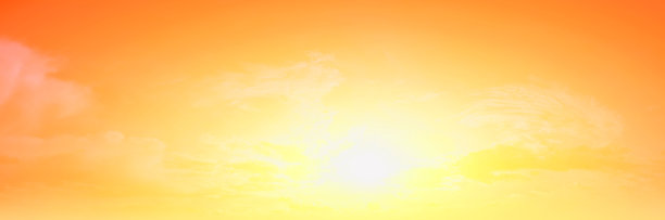 日落的天空在明亮的云上全景抽象风格。图片下载