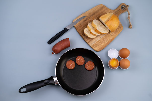 Knolling摄影-土耳其香肠煎蛋图片下载