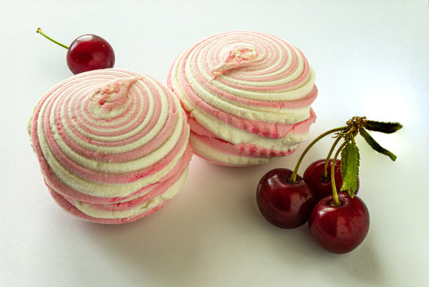 甜甜点白粉棉花糖在白色的背景图片下载