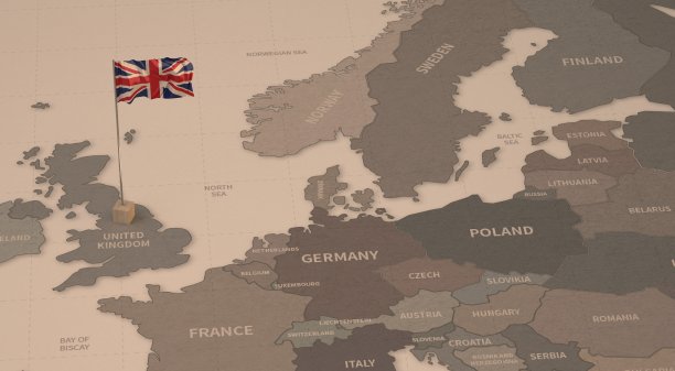 英国地图上的旗帜。欧洲国家的古地图和旗帜系列3D渲染图片下载