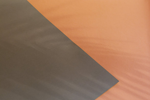 背景从whatman纸手工。为休假和隔离中的儿童进行创造性活动。抽象,鲜艳的颜色。孩子们的创意项目。文本。图片下载