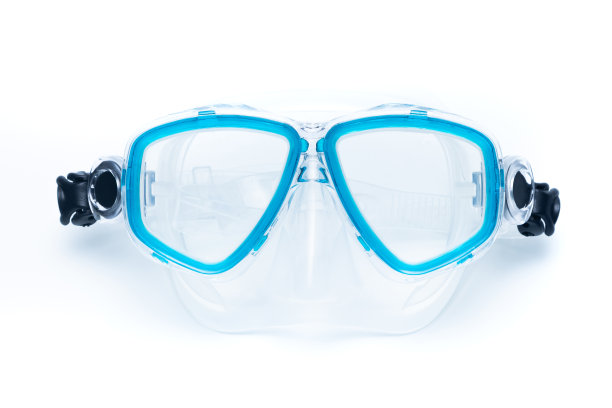 蓝色潜水面罩和通气管孤立在白色背景。图片下载