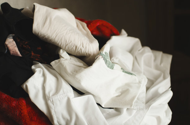 一堆女性衣服的特写镜头。图片下载