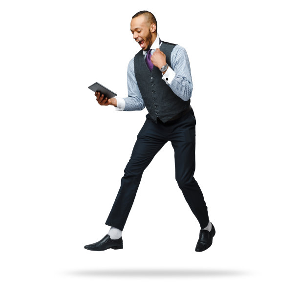 年轻聪明的非洲裔美国商人欢呼雀跃，做着成功的手势图片下载