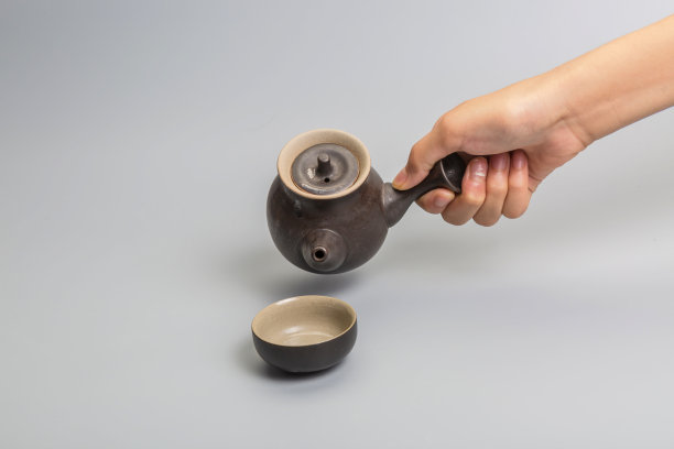 中国传统茶壶、茶杯、茶具覆盖茶渍图片下载