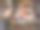 扇贝和鱿鱼在热煤炉上烧烤。潜水员小屋新鲜海鲜课程，日本海鲜烧烤图片下载