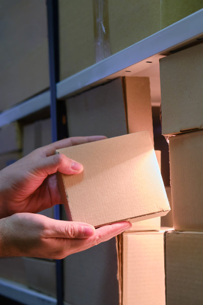 晚上从仓库偷东西图片下载