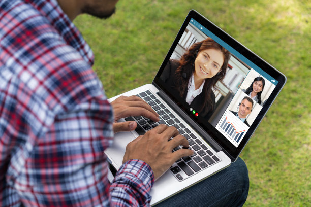 视频电话商务人员会议在虚拟的工作场所或远程办公室图片下载