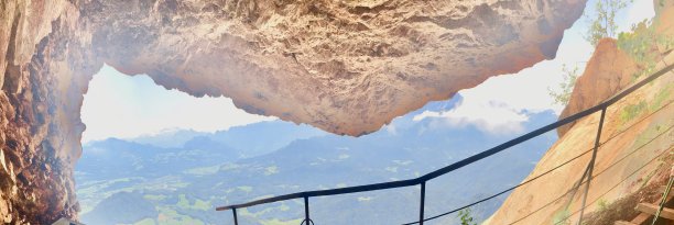 从昂特斯堡山(萨尔茨堡，奥地利，欧洲)观看达赫斯坦山和Bischofsmütze山图片下载