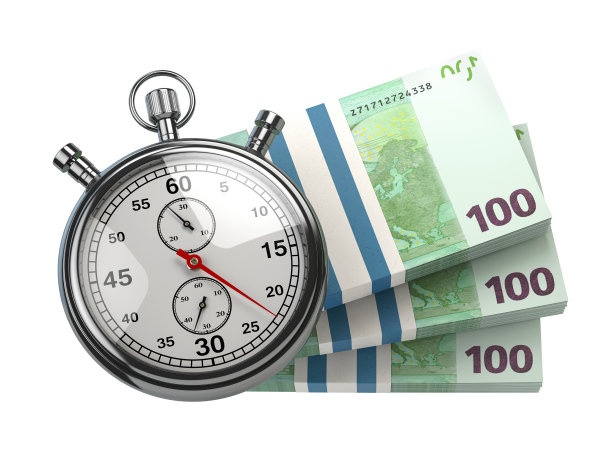 秒表与欧元包孤立在白色。快速信贷，金融和投资，时间就是金钱的概念。图片下载