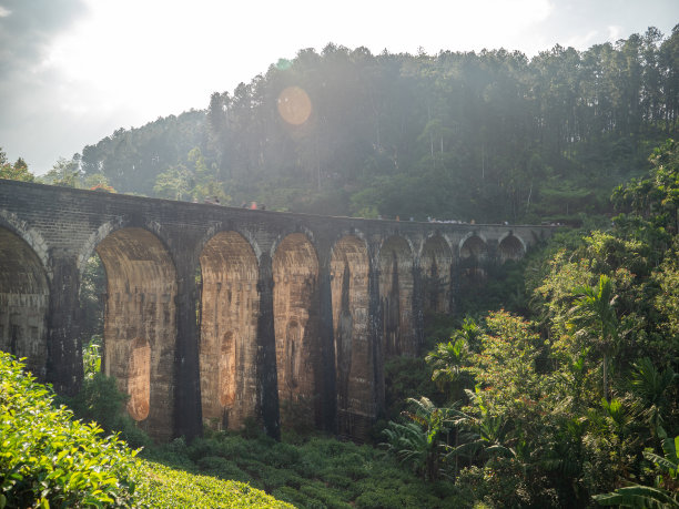 日落时分斯里兰卡的九拱桥图片下载