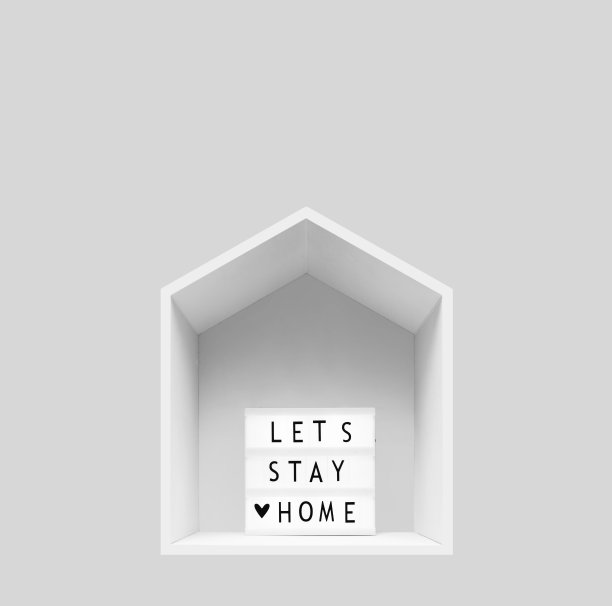 呆在家里用木头做的灯箱上，用自我隔离的概念来防范病毒。灵感语录:在新冠肺炎大流行和第二波疫情期间呆在家里图片下载