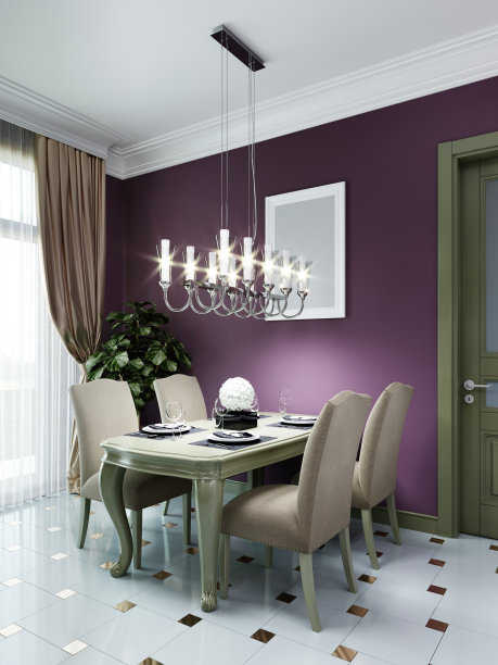 厨房里的餐桌配有四把椅子，经典的家具设计。餐桌上设置。图片下载