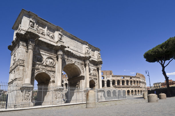 君士坦丁拱门和罗马斗兽场，意大利图片下载