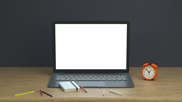 回到学校的笔记本电脑，笔记本电脑和闹钟在木材学生书桌的背景模型与空白笔记本电脑屏幕上的拷贝空间。3 d渲染。图片下载