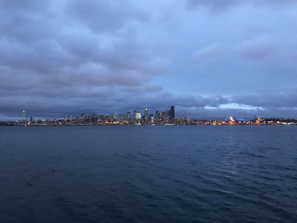 西雅图天际线和普吉特黄昏之声图片下载