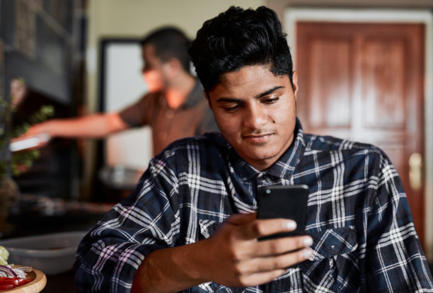 邀请大家来参加他们的烧烤派对图片下载