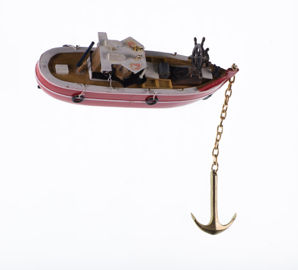 木制渔船模型孤立在白色背景上图片下载