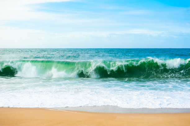 大西洋沿岸的波浪。图片下载