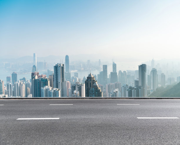 香港的天际线和建筑物与空柏油路图片下载