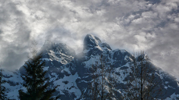 云景和山峰图片下载