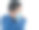 小男孩戴着外科口罩，背景是白色图片下载