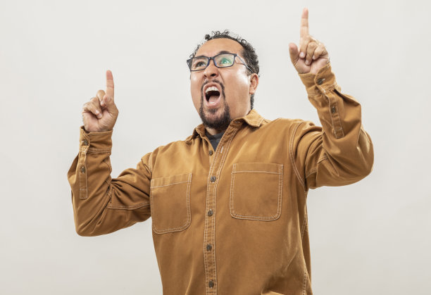 40岁以上的成年人。图片下载