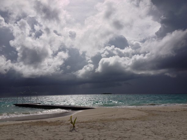 五颜六色的云图片下载