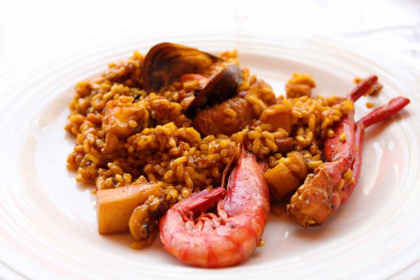 在El Carmen餐厅吃海鲜饭图片下载