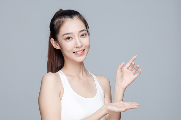 年轻亚洲女人的美丽肖像图片下载