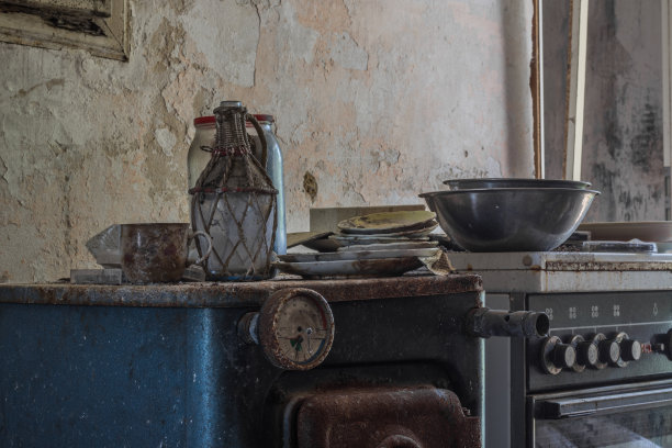 烤箱上的旧台柱图片下载