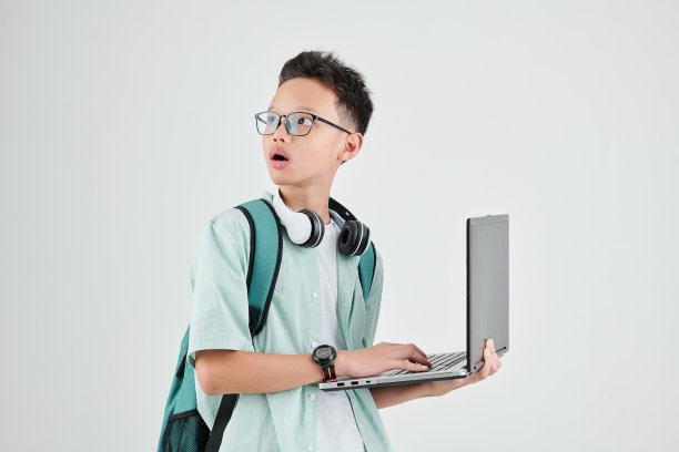 学生震惊图片下载