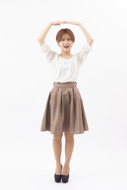 一个女人指着白色背景图片下载