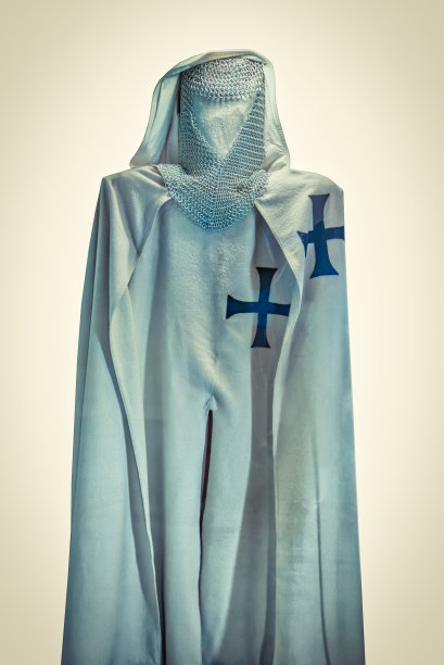 十字军的制服上有一个黑色的十字图片下载