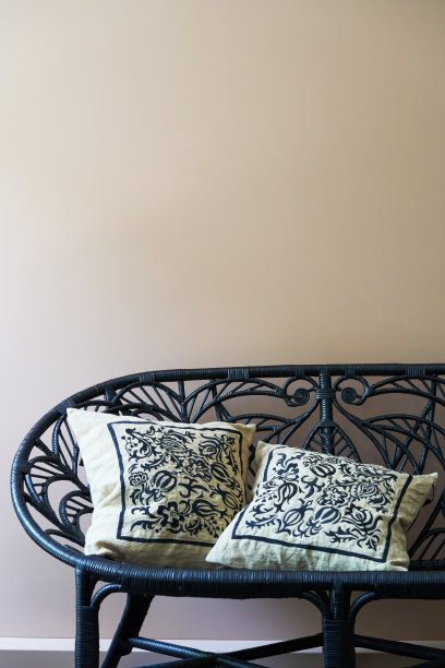 时尚的房间内饰与复古家具。房间的室内设计图片下载